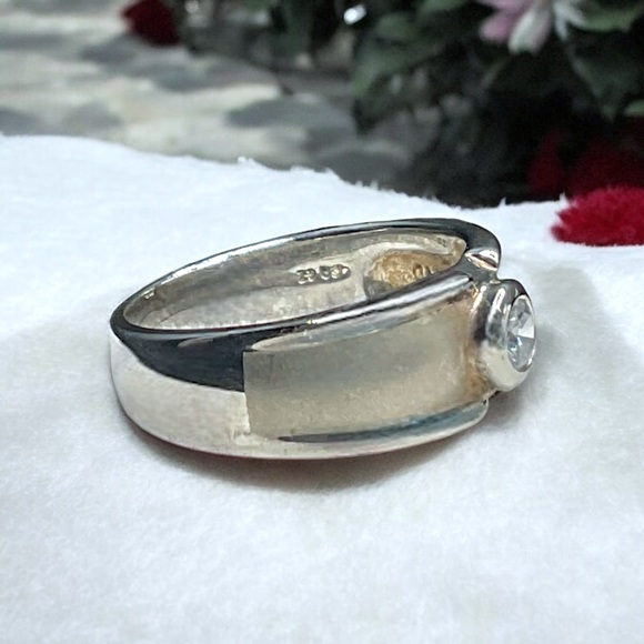 🌺Vintage Sterling & Brushed Gold CZ Ring - Picture 3 of 12